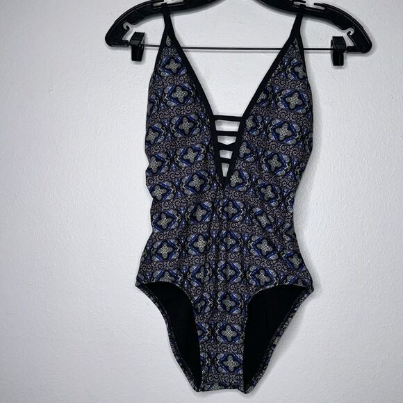 Ella Moss Printed One-Piece Swimsuit Size Small - Picture 4 of 9